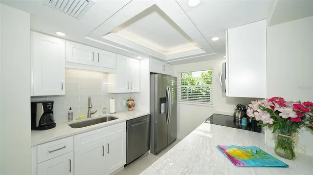 $7,200 | 3240 Gulf Of Mexico Drive, Unit B303, Longboat Key, FL 34228