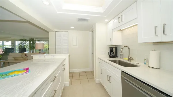 $7,200 | 3240 Gulf Of Mexico Drive, Unit B303, Longboat Key, FL 34228