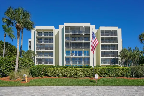 $7,200 | 3240 Gulf Of Mexico Drive, Unit B303, Longboat Key, FL 34228