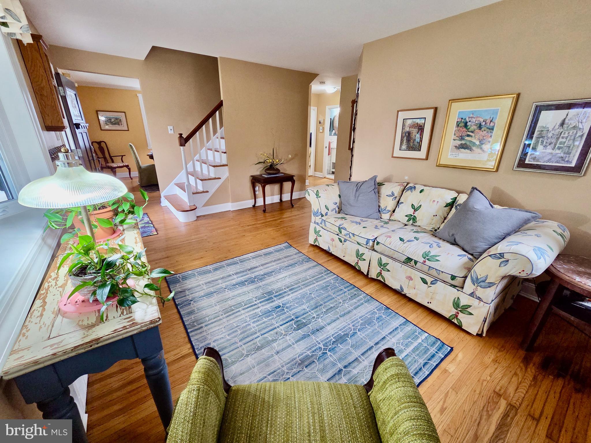 310 Butler Road Springfield, PA 19064 - Photo 7 of 36 Living Room w Hardwood Floors