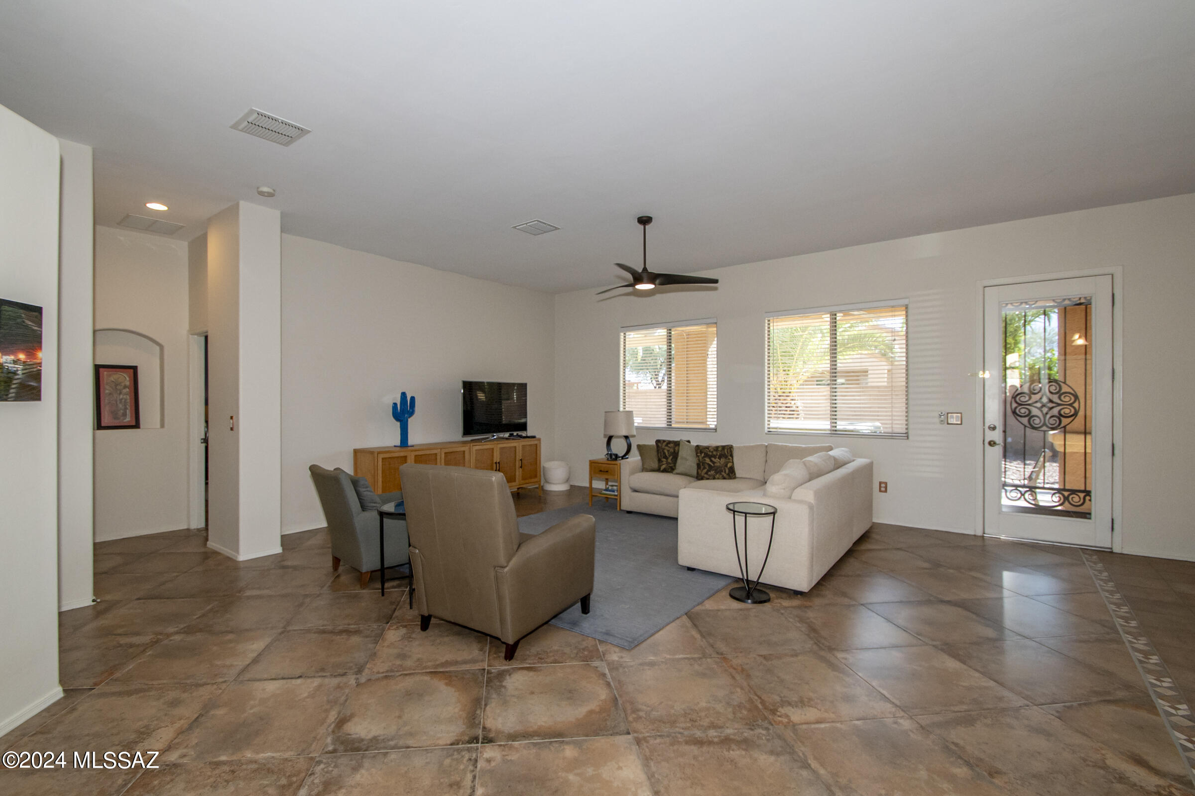 15070 North Pelham Road Tucson, AZ 85739 - Photo 2 of 31 Gallery Image 2