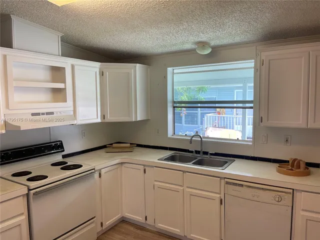 $254,900 | 19800 Southwest 180th Avenue, Unit 51, Miami, FL 33187