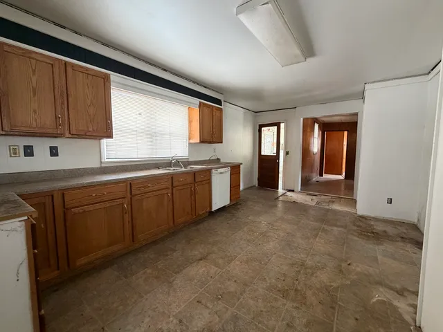 $69,900 | 1021 Jefferson Avenue, Charleston, IL 61920