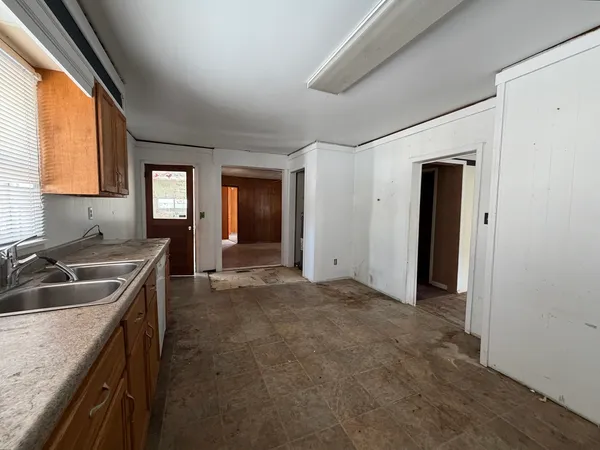 $59,900 | 1021 Jefferson Avenue, Charleston, IL 61920