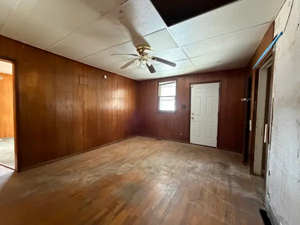 $59,900 | 1021 Jefferson Avenue, Charleston, IL 61920