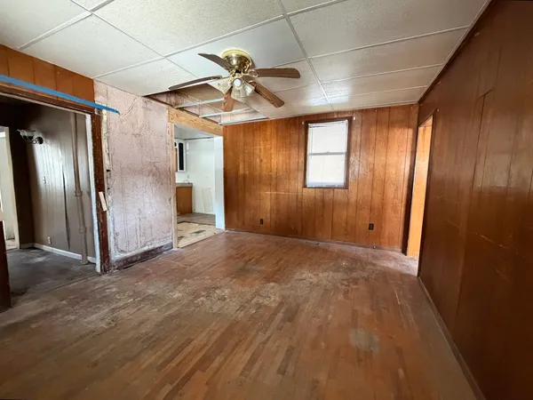 $59,900 | 1021 Jefferson Avenue, Charleston, IL 61920