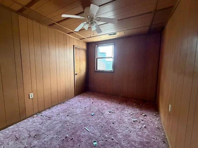 $69,900 | 1021 Jefferson Avenue, Charleston, IL 61920