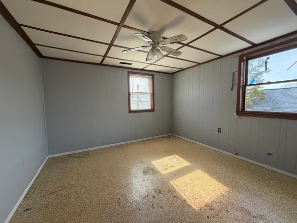 $59,900 | 1021 Jefferson Avenue, Charleston, IL 61920