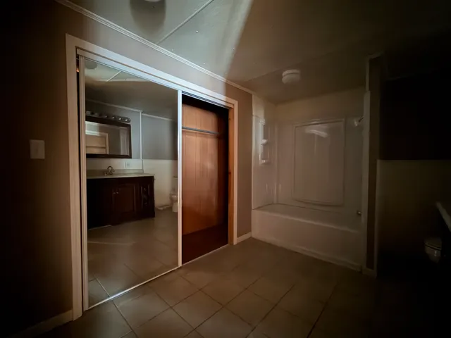 $69,900 | 1021 Jefferson Avenue, Charleston, IL 61920