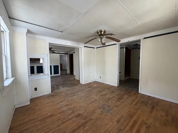 $59,900 | 1021 Jefferson Avenue, Charleston, IL 61920