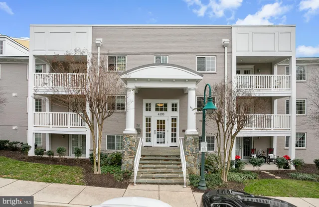 $505,000 | 4193 South Four Mile Run Drive, Unit 202, Arlington, VA 22204
