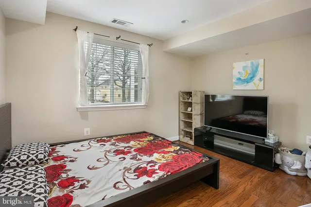 $505,000 | 4193 South Four Mile Run Drive, Unit 202, Arlington, VA 22204