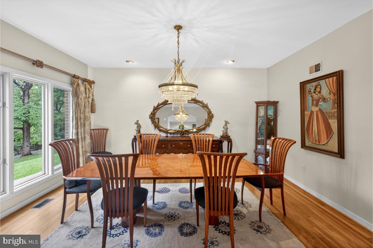 10320 Glen Road Potomac, MD 20854 - Photo 8 of 75