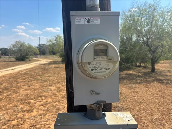 $199,995 | 2 County Road 105, Leesville, TX 78122