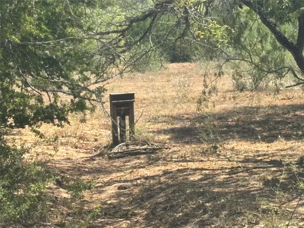 $199,995 | 2 County Road 105, Leesville, TX 78122