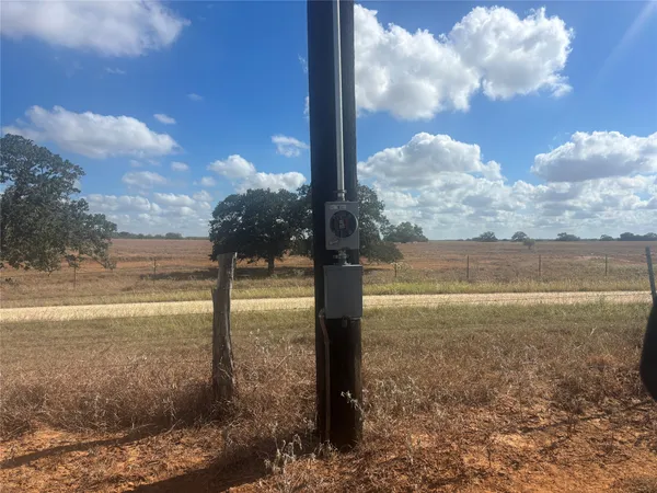 $199,995 | 2 County Road 105, Leesville, TX 78122
