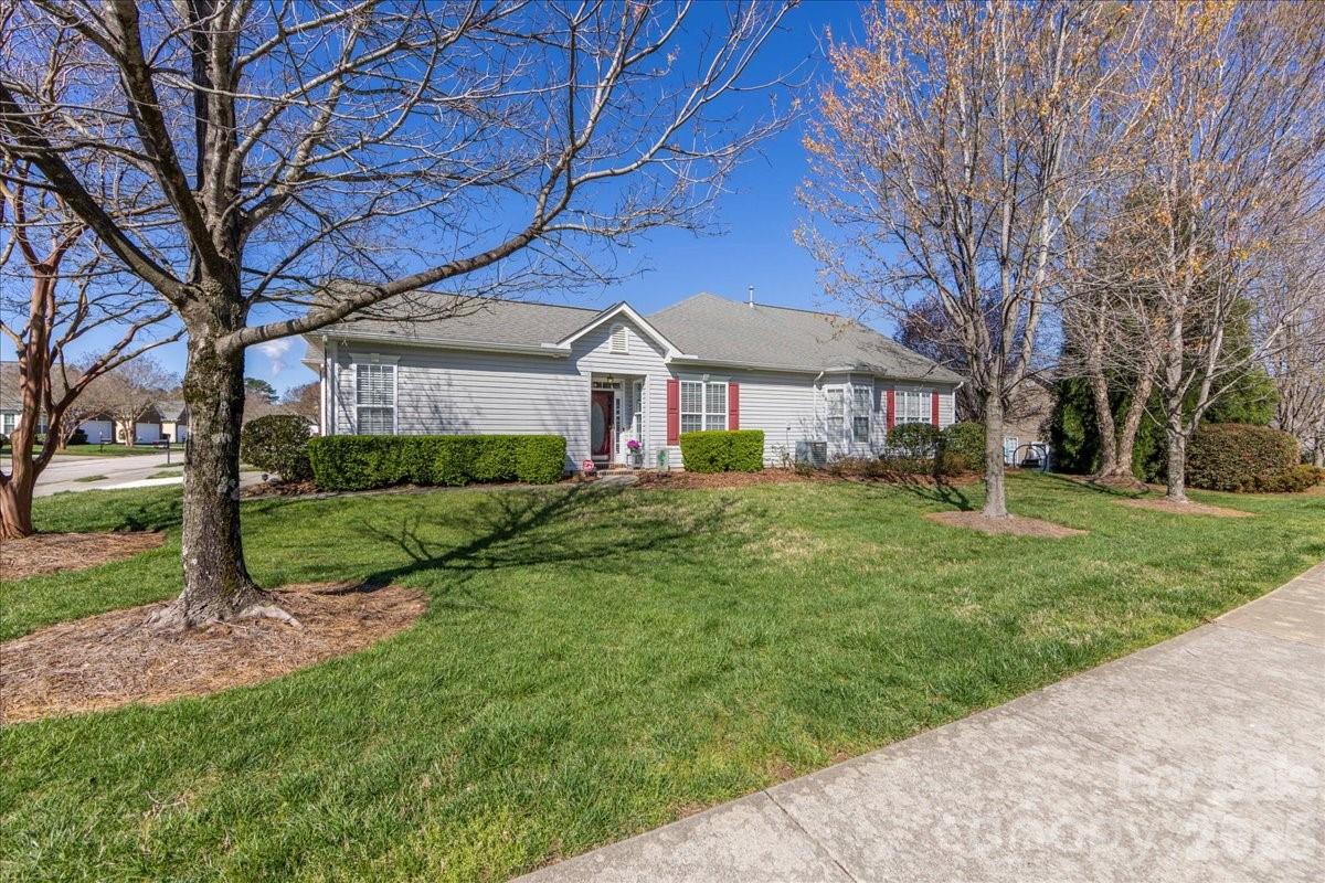 355 Garnet Court Fort Mill, SC 29708 - Photo 2 of 48