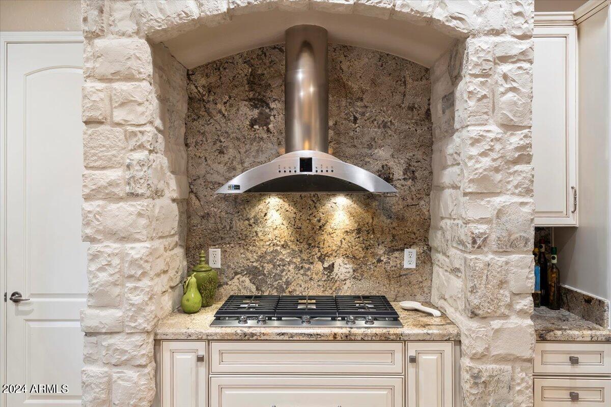 8670 West Rowel Road Peoria, AZ 85383 - Photo 17 of 44 39-Kitchen