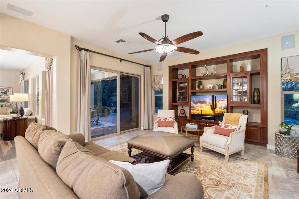 8670 West Rowel Road Peoria, AZ 85383 - Photo 18 of 44 46-Family Room