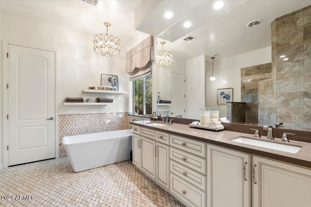 8670 West Rowel Road Peoria, AZ 85383 - Photo 24 of 44 61-Primary Bathroom