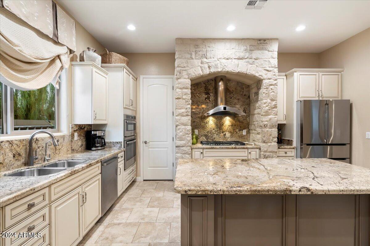 8670 West Rowel Road Peoria, AZ 85383 - Photo 5 of 44 38-Kitchen