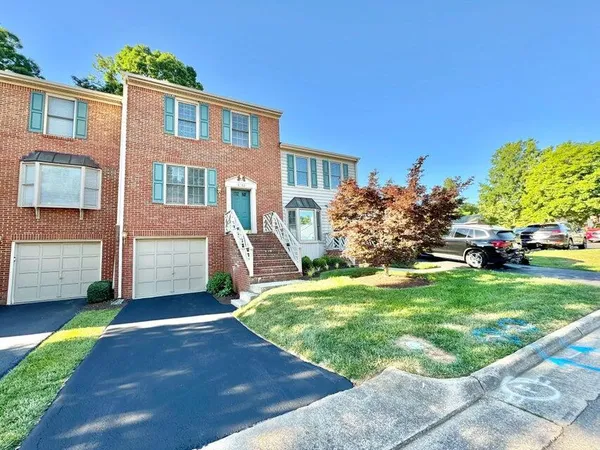 $324,999 | 4732 Wembley Place Southwest, Roanoke, VA 24018