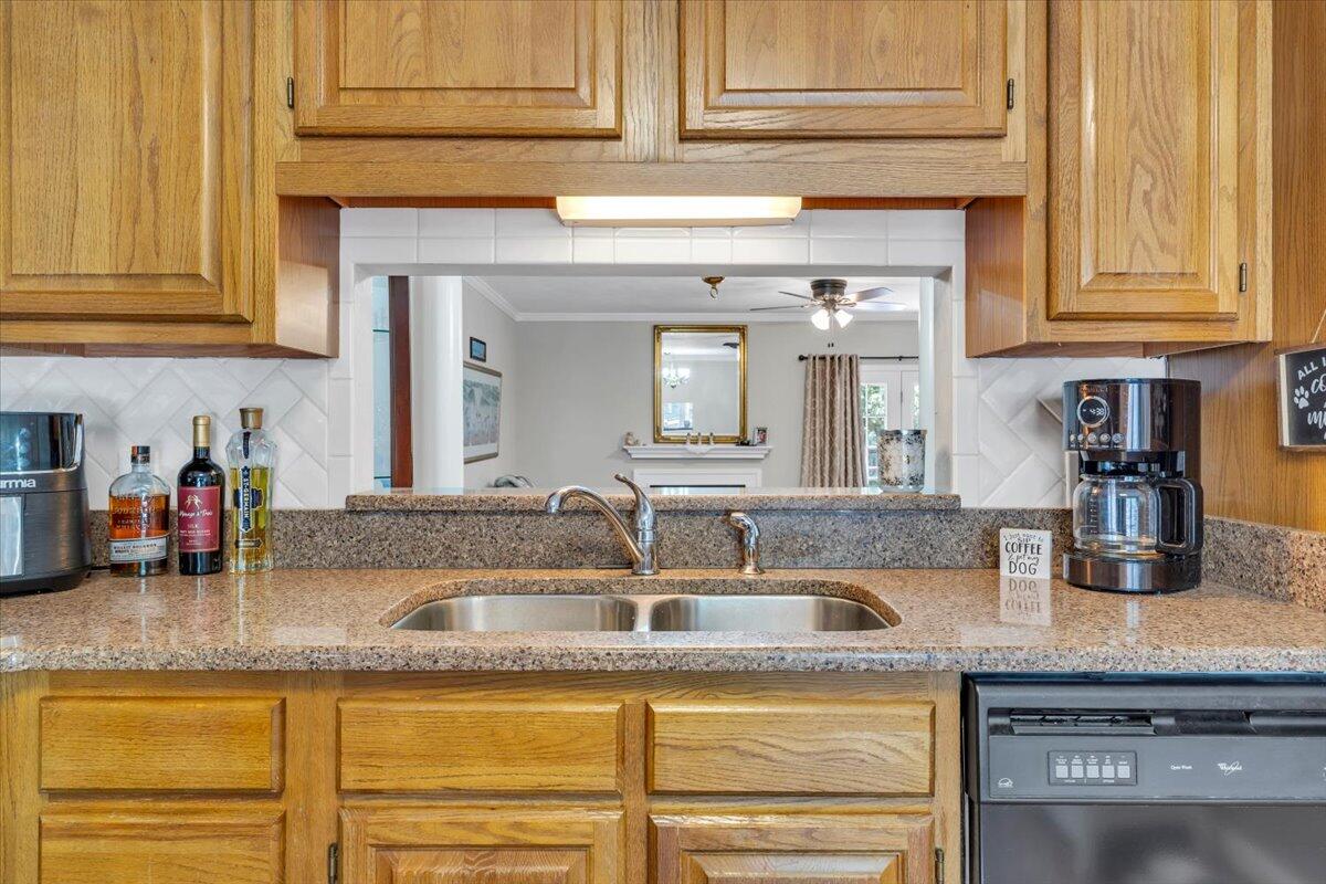 4732 Wembley Place Southwest Roanoke, VA 24018 - Photo 8 of 34 08-MIB09348