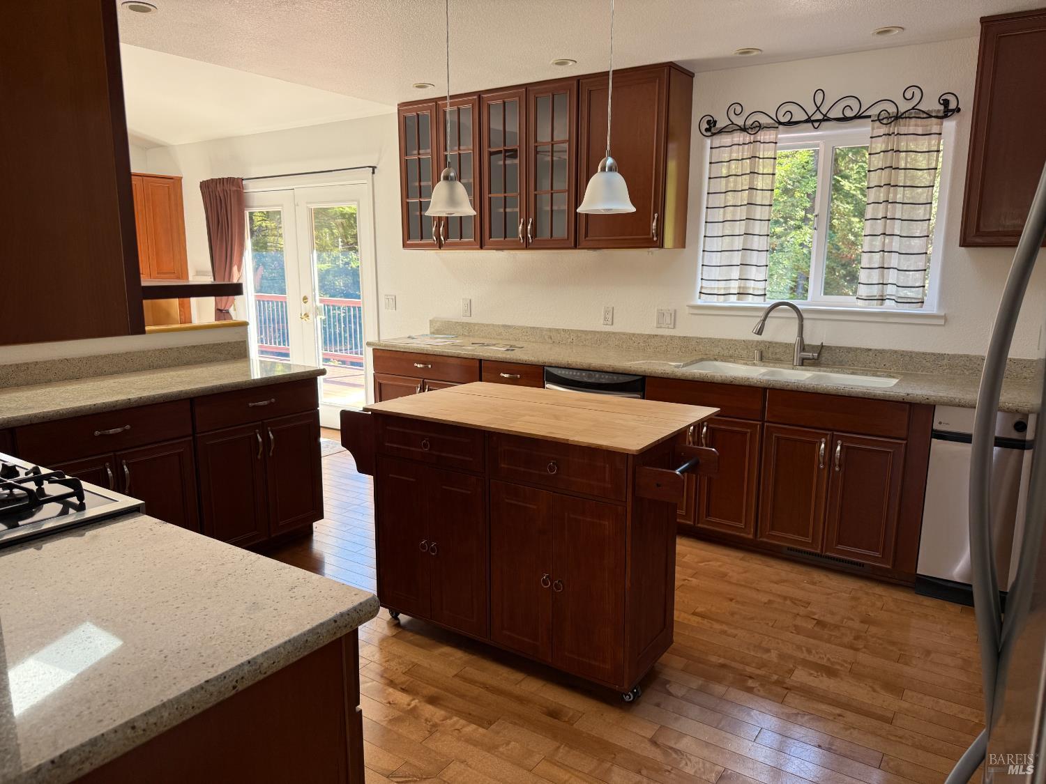 18920 Timber Pointe Drive Fort Bragg, CA 95437 - Photo 9 of 24 Kitchen