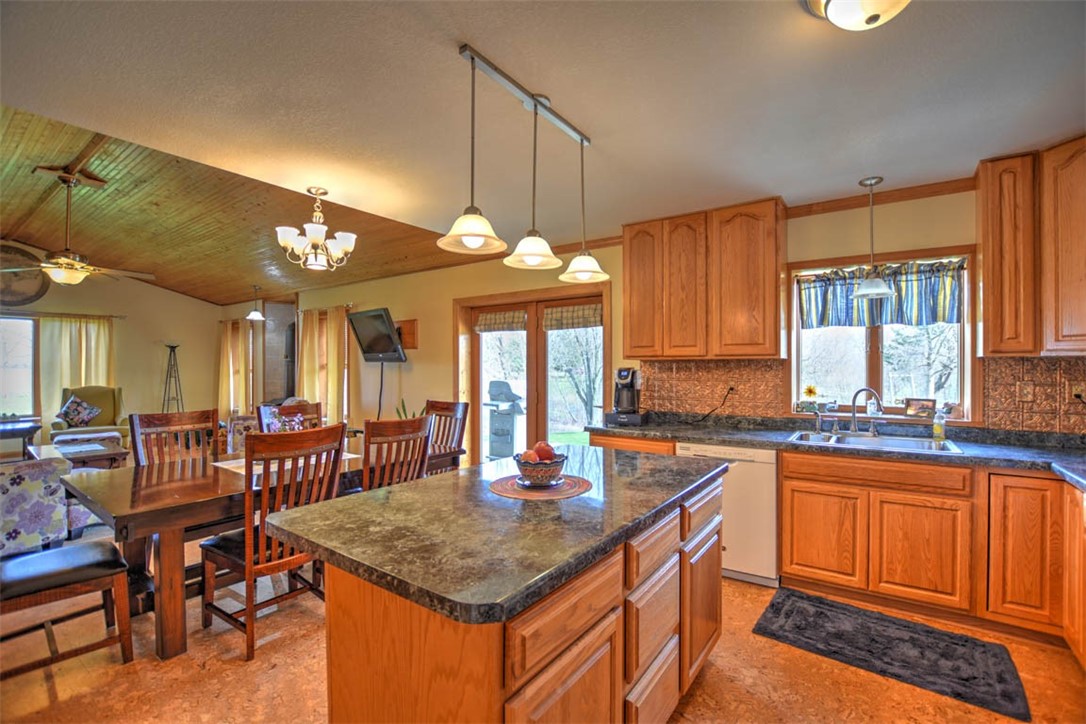 2204 East 1800 North Road Moweaqua, IL 62550 - Photo 9 of 48