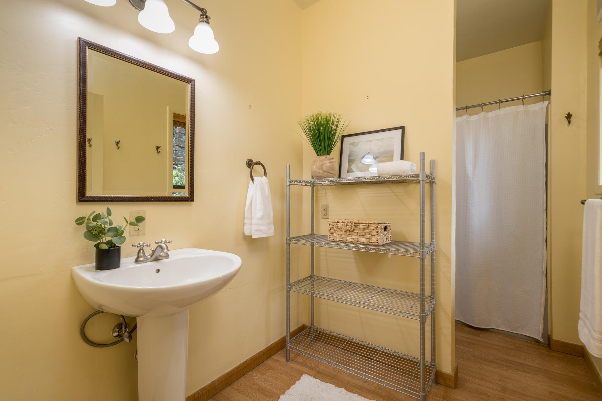316 Myrtle Street Hailey, ID 83333 - Photo 18 of 29 Bathroom 2