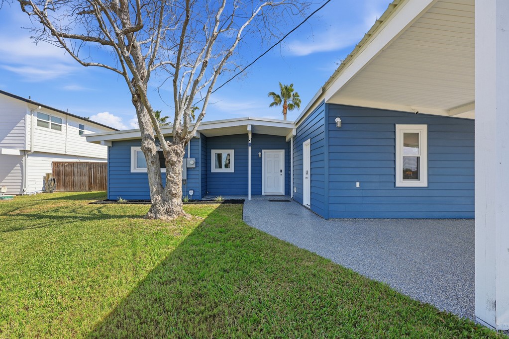 129 Copano Cove Road Rockport, TX 78382 - Photo 7 of 37