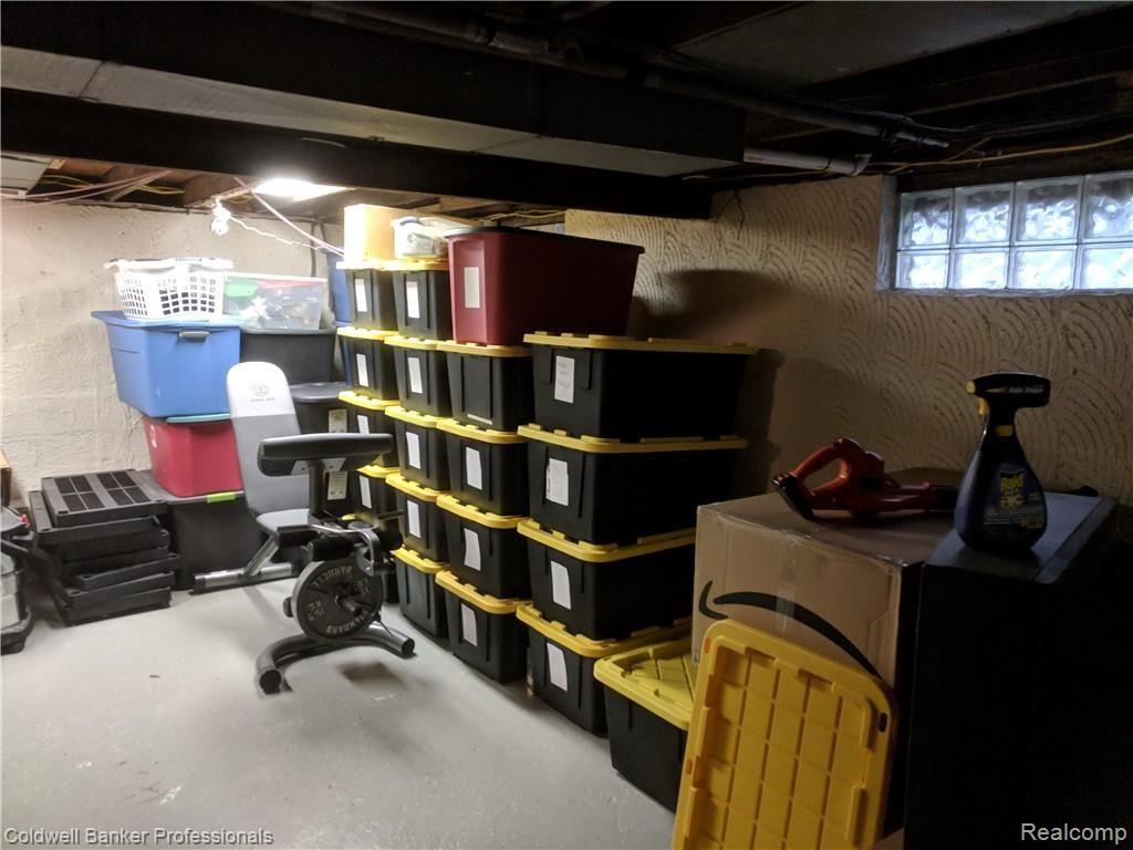 3077 York Rochester, MI 48309 - Photo 22 of 31 Basement Room 1 2.jpg