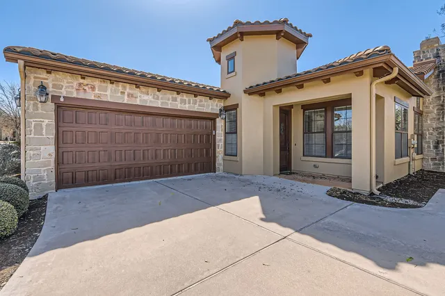 a view of a house with a outdoor space