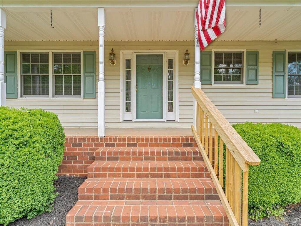 520 Scenic Drive Stuart, VA 24171 - Photo 3 of 83 03-MIB07281