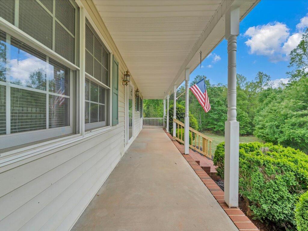 520 Scenic Drive Stuart, VA 24171 - Photo 5 of 83 05-MIB07278