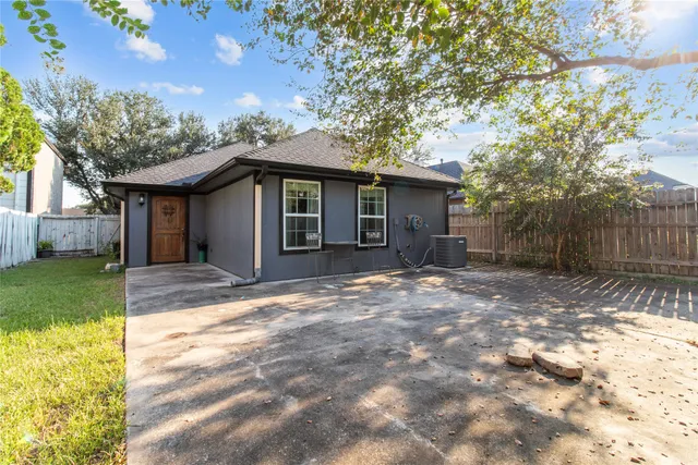 $299,999 | 3725 Meadow Wood Drive, Pasadena, TX 77503