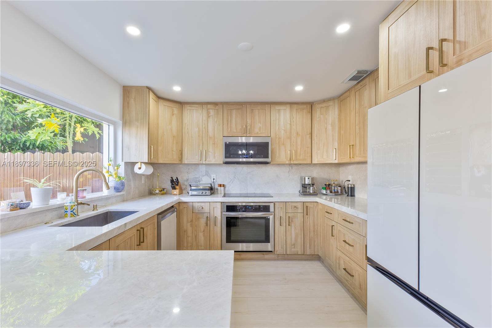 13809 Southwest 161 Terrace Miami, FL 33177 - Photo 11 of 35