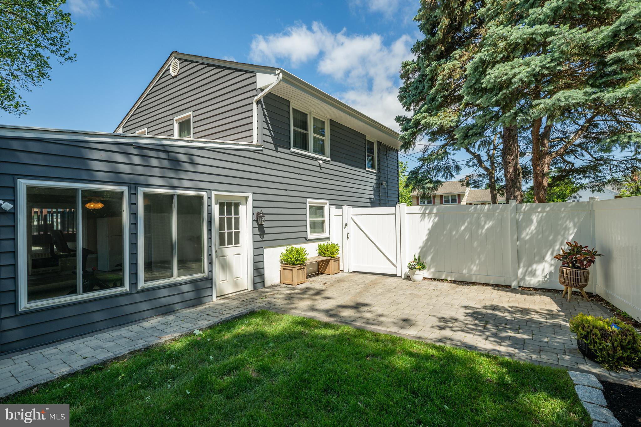 33 Dailey Drive Hamilton, NJ 08620 - Photo 23 of 27 a view of a back yard of the house