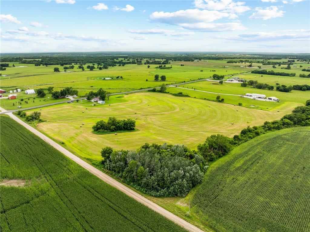 9012 Northwest State Rte 52 Amoret, MO 64722 - Photo 21 of 38
