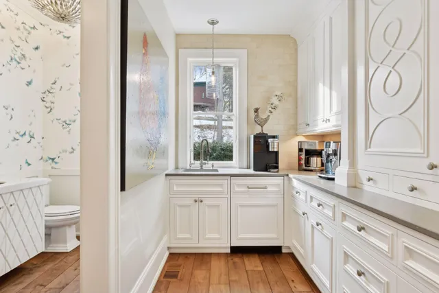 $9,495,000 | 4750 Baycliffe Drive, Excelsior, MN 55331