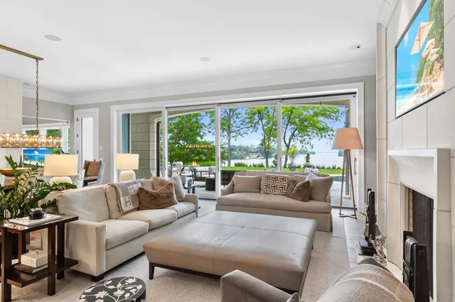 $9,495,000 | 4750 Baycliffe Drive, Excelsior, MN 55331