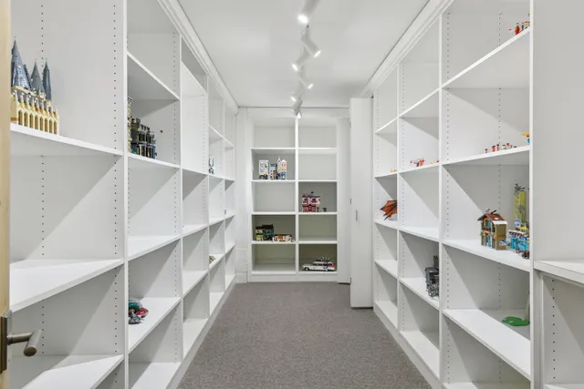 $9,495,000 | 4750 Baycliffe Drive, Excelsior, MN 55331