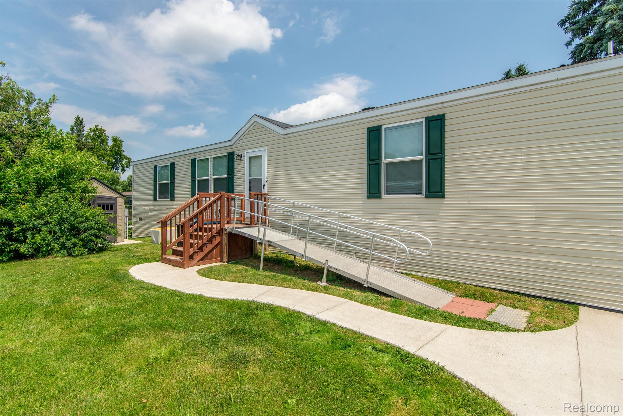 200 Flicker Street Rochester, MI 48309 - Photo 2 of 20 Gallery Image 2