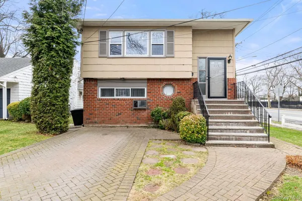 $1,200,000 | 409 Barnard Avenue, Woodmere, NY 11598