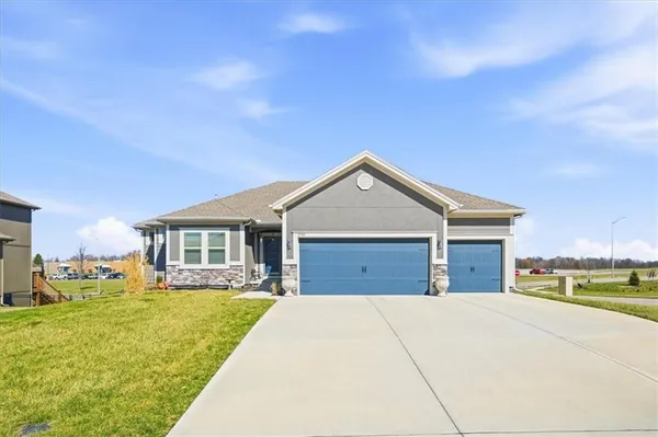 $545,000 | 3532 Northeast 91st Place, Kansas City, MO 64156