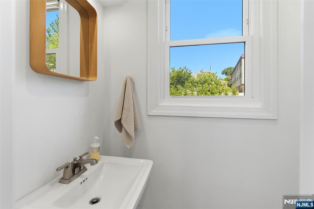 171 Madison Street Wood-Ridge, NJ 07075 - Photo 11 of 36