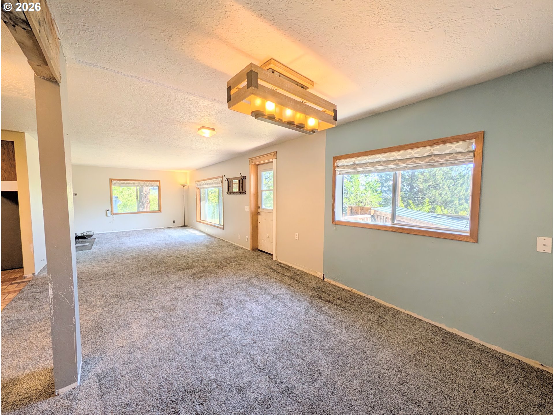 1624 Foley Street La Grande, OR 97850 - Photo 20 of 37 a view of an empty room with a window