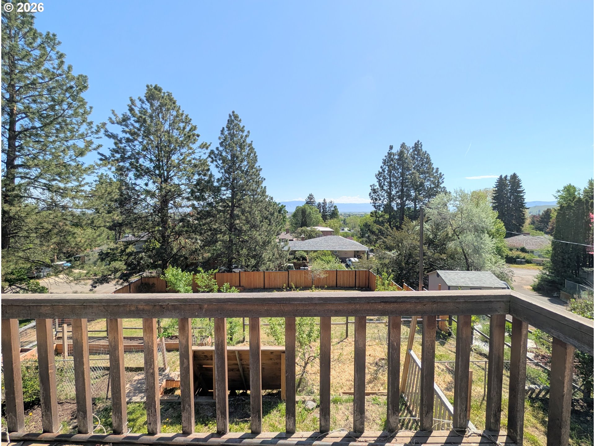 1624 Foley Street La Grande, OR 97850 - Photo 36 of 37 a view of a balcony with outdoor space