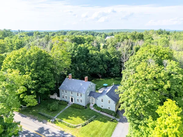 $920,000 | 27 Haverhill Road, Chester, NH 03036