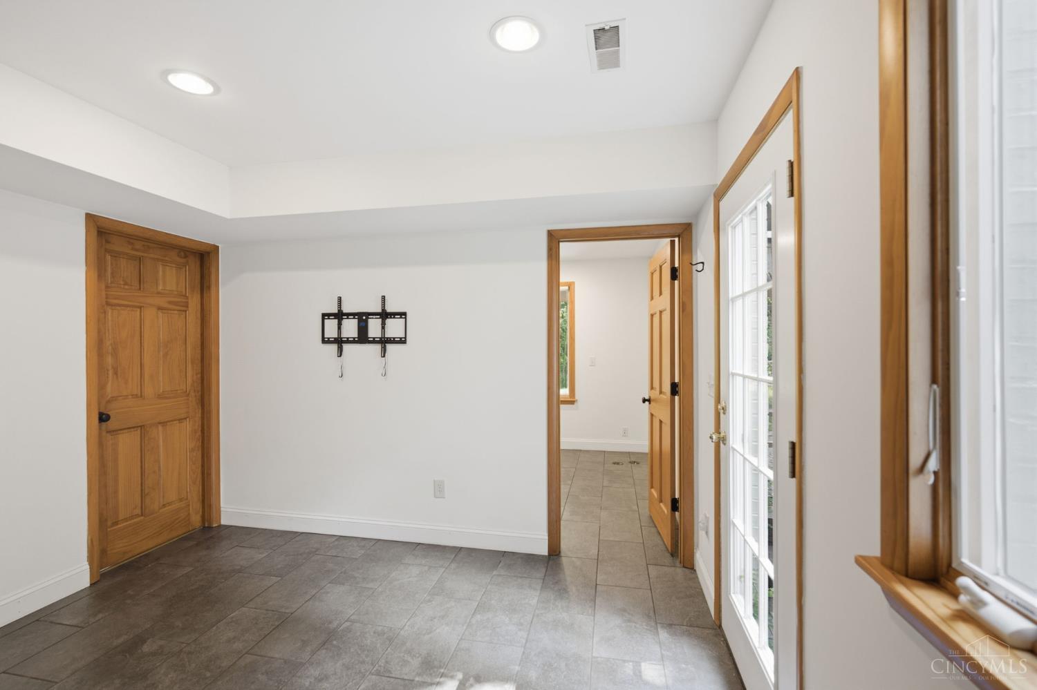 7767 Shawnee Run Road Cincinnati, OH 45243 - Photo 37 of 63